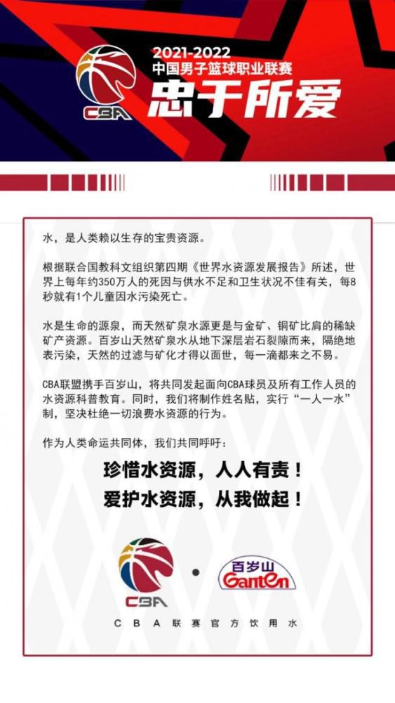 面对影迷们对电影中各种包袱的肯定，主创们也纷纷揭秘幕后创作趣事